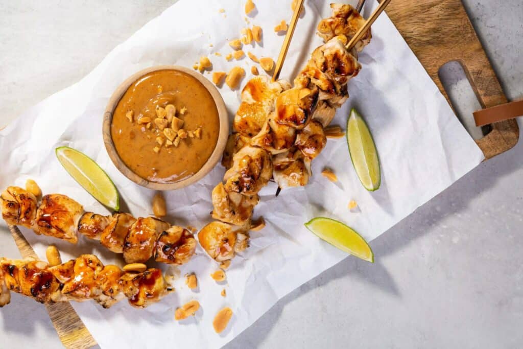 Hähnchen-Teriyaki-Spieße mit Erdnuss-Creme